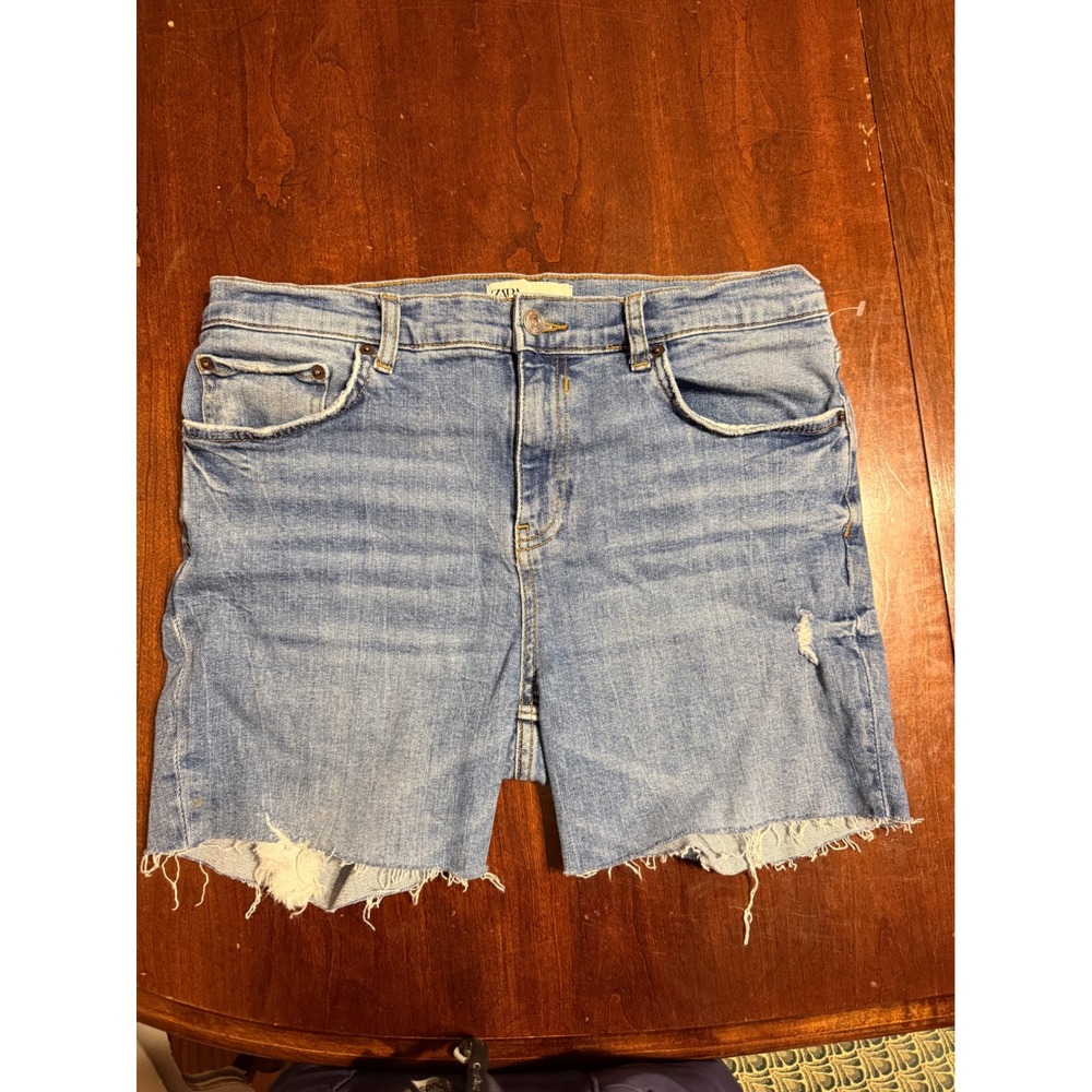 Zara Women Light Wash Distressed Denim Shorts Raw Hem Size 10 EUR 42